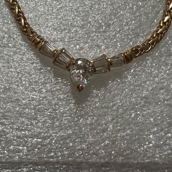 18 K Gold plated Great Quality with unusual CZ Necklace NWT in original box - Picture 13 of 16